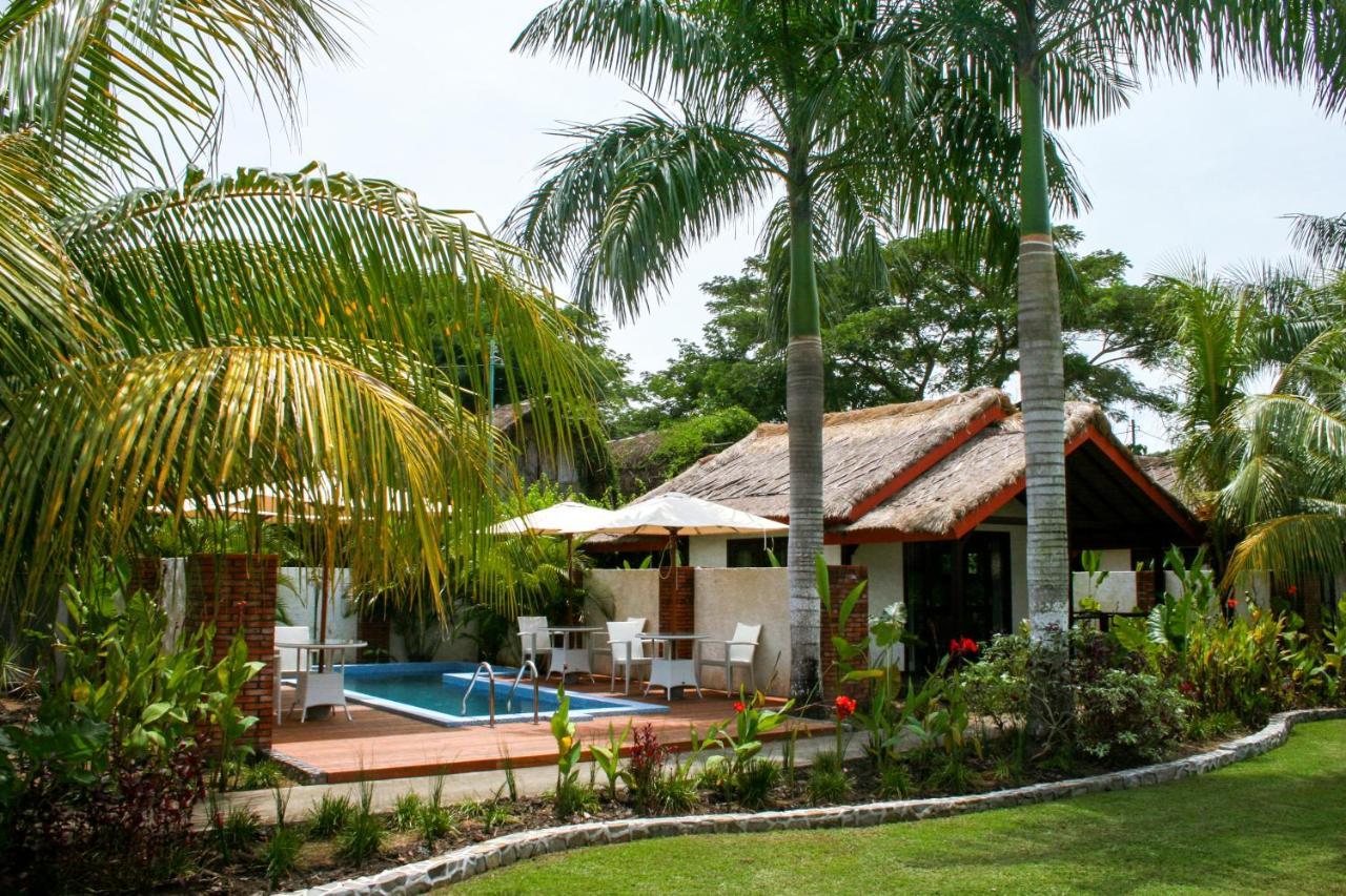 Burudika Bungalows Selong Belanak Dış mekan fotoğraf