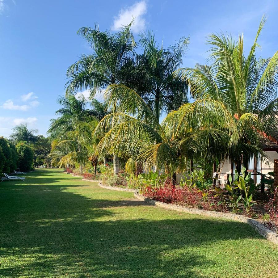 Burudika Bungalows Selong Belanak Dış mekan fotoğraf
